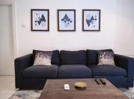 King Size Bed & 129 Mb Data Speed 1BR en suite with pool at Embassy Gardens, Cantonment, Accra