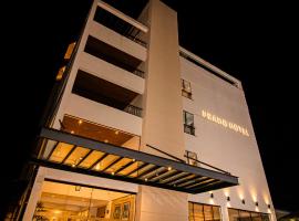 Prado Hotel, hotel with pools in Amparo