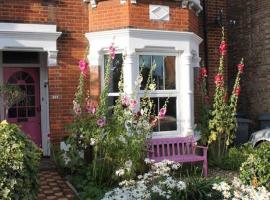 Stoneleigh, bed & breakfast kohteessa Felixstowe