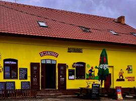 Hrusická restaurace a penzion, svečių namai mieste Hrusice