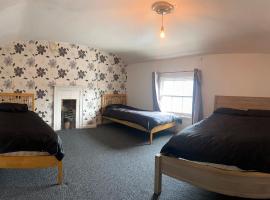Southgate Lodge - Single/Twin, Double and Family rooms, nakvynės su pusryčiais namai mieste Kings Linas