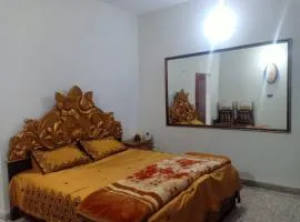 Room with Separate Entrance & Parking & Fast Wifi