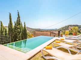 Beautiful Home In Mancor De La Vall With Outdoor Swimming Pool, מלון בMancor del Valle