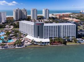 Clearwater Beach Marriott Suites on Sand Key, hotel u gradu Klirvoter Bič