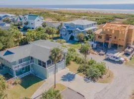 Sprawling Family Home w/ Pool Table - Steps from Beach, Tennis, & Pools