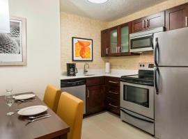Residence Inn by Marriott Fort Myers, hotel near Southwest Florida International Airport - RSW, Fort Myers