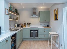 Glanrhyd Townhouse in Central Dolgellau with Parking and Bike Storage、ドルゲラウの別荘