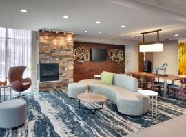 Fairfield Inn & Suites by Marriott Springfield North, hotel dekat Bandara Springfield-Branson  - SGF, Springfield