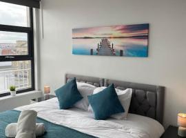 King Bed Studio Apartment in Central Northampton, hotell i Northampton