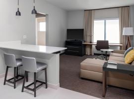 Residence Inn by Marriott Phoenix Mesa East, מלון ליד Phoenix-Mesa Gateway Airport - AZA, Ciela Grande Mobile Home Park