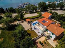 Luxury Villa Sarina with pool in Split center, hotel in Split