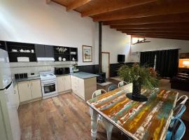 The Blue Wren Lodge 111, hotel com banheiras de hidromassagem em Halls Gap