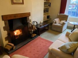 lake District cottage, hotel with parking in Bootle