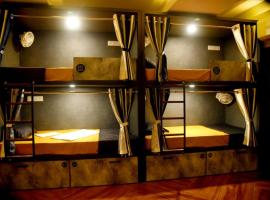 Charyana Lady Dorms, albergue en Ahmedabad