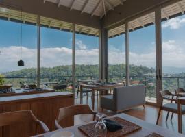 Rivora Heights: Kandy şehrinde bir otel