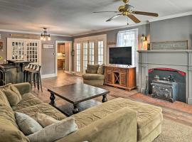 Forestport Home with Access to Otter Lake, hotel a Forestport