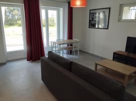 Appartement meublé et tout confort, au milieu de la campagne, hotel em Saint-Paul-Trois-Châteaux
