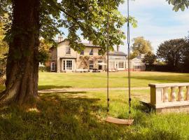 Somerleyton Meadows - Somerley House plus Hut & Hot Tub, smeštaj za odmor u gradu Loustoft