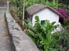 Cottage na Ribeira do Paúl, feriebolig i Pombas