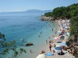 Apartman Hana u blizini ronilačkog kluba i Kostrenskih plaža