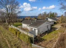 Nice Home In Kirke Hyllinge
