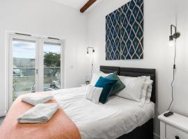 Coppercroft - Beautiful Coastal home, walking distance to beach-sleeps 4, apartment in Porthtowan