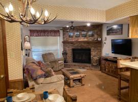 Grandview 10 Townhouse With High Speed Wifi, hotel v destinaci Red River