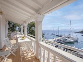 Kassiopi Seafront Elegant Apartments, hotel i Kassiopi