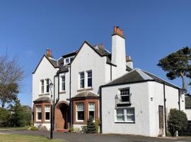 Pinewood Country House, hotel Leucharsban