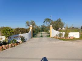 MONTE DAS AREIAS CASA DE CAMPO/PASSADIÇO/PATEO/RAMPA, casa de campo em Porches