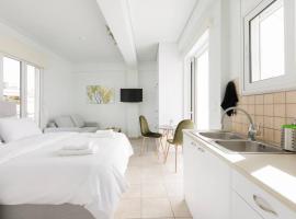 Adorable sunny studio with private balcony I