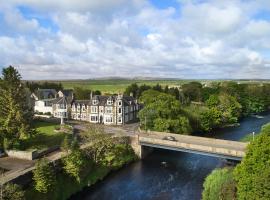 Ulbster Arms Hotel near Thurso, готель у місті Halkirk