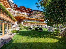 Hotel La Perla, hotell i Ravascletto