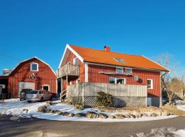 Nice Home In Kllekrr With Sauna, Wifi And 3 Bedrooms: Fagerfjäll Tjörn şehrinde bir kulübe