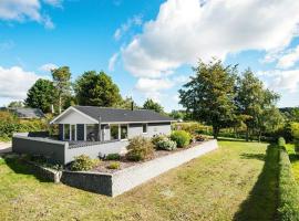 Holiday home Ebeltoft CXCVI, hotel em Ebeltoft