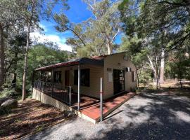 The Kingfisher Lodge 111, holiday home in Halls Gap