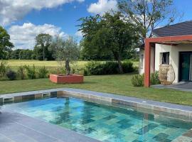 Villa 5 chambres avec piscine, jacuzzi, terrain., hotel di Ambronay