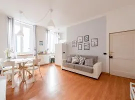Mazzini 12, Elegant Central Apartment with Free Private Garage 800 m, Air Conditioning, Wi-Fi, Just 100 m from the Public Beach