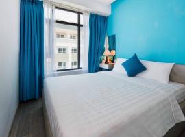 Căn hộ IMPERIAL PLACE TWO BEDROOMS, hotel with parking in Ho Chi Minh City