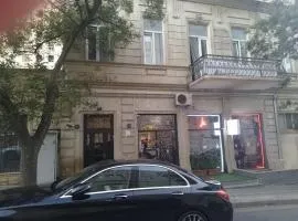 xoroshaya kvartira na torqovum