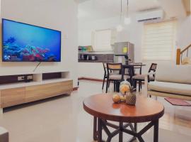 Cozy 3BR Home with Garden, Pool & Modern Comforts, hotel murah di Angeles