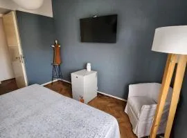 Confortable Habitacion en casa particular con baño compartido