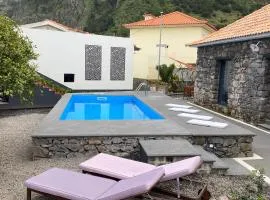 Cottage Quinze & Apartment with Swimming pool
