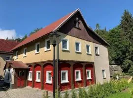 Wellness & Wirlpool-Oase am Wald - Waldferienhaus Dunja in Oybin