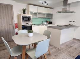 Horizon House, Luxury 2-Bedroom Flat 3, self catering accommodation in Oxford