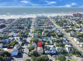 Sleep a Group of 7 in this Spacious Galveston Studio - Minutes to Beach!