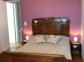 Le Logis du Gast chambre rose, budget hotel sa Le Gast