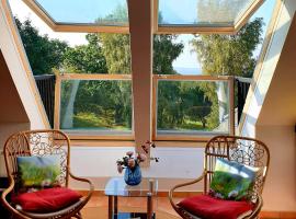 Traumblick und Komfort - lichtdurchflutete 85 qm Wohnung nahe Südstrand Göhren inklusive Schwimmbad und Sauna im AHOI Sellin, Hotel in Göhren