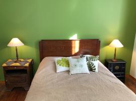 Le Logis du Gast chambre verte, kuća za odmor ili apartman u gradu 'Le Gast'