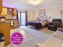 The Lodge - Studio Apartment's, hotell nära The Royal Guernsey Golf Club, Castel